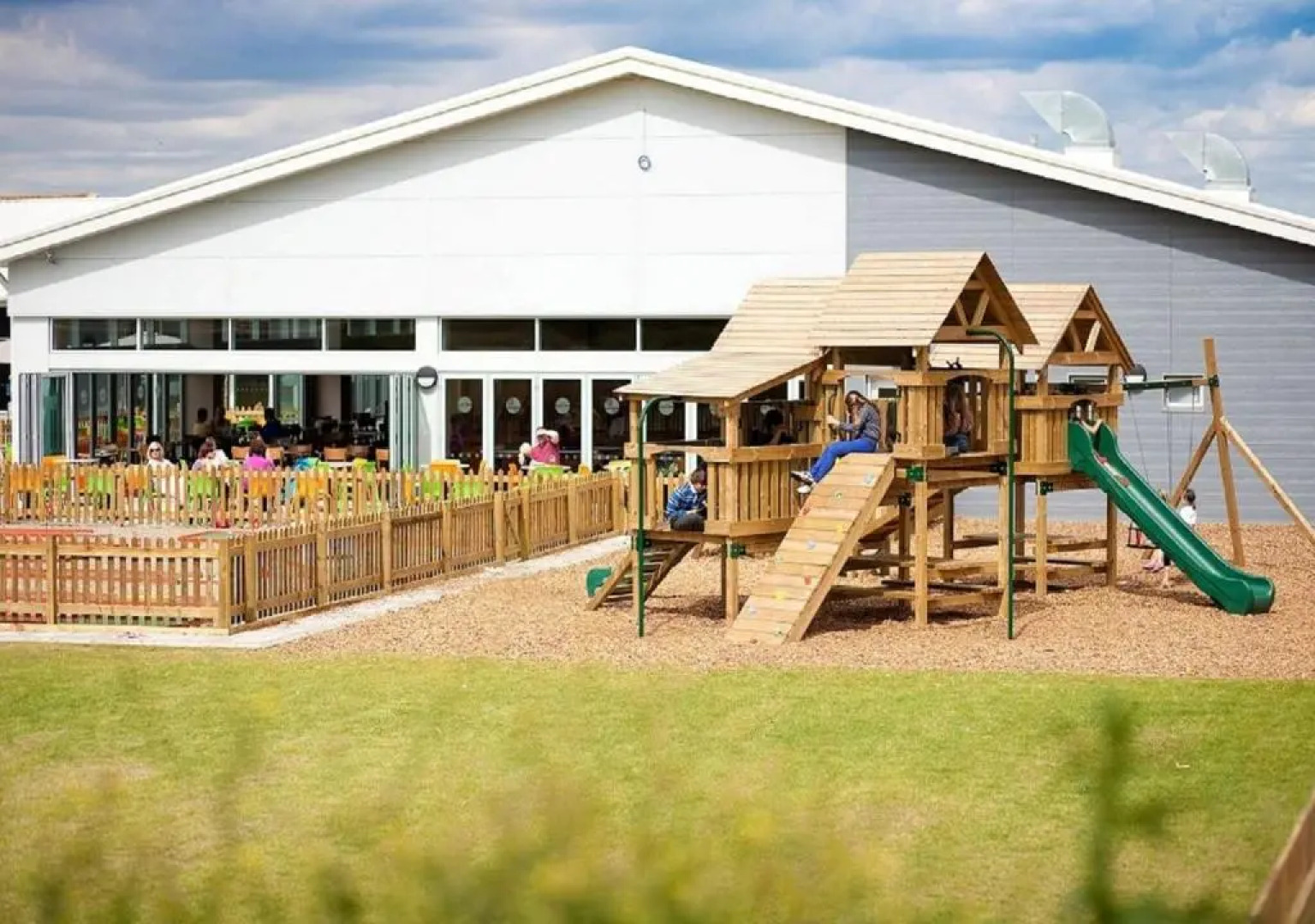 M58 2 Bedroom, 6 berth Caravan