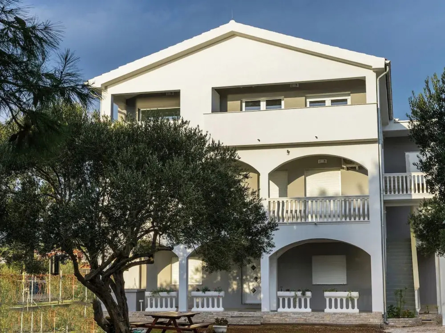 Sea-view Apartment With Garden