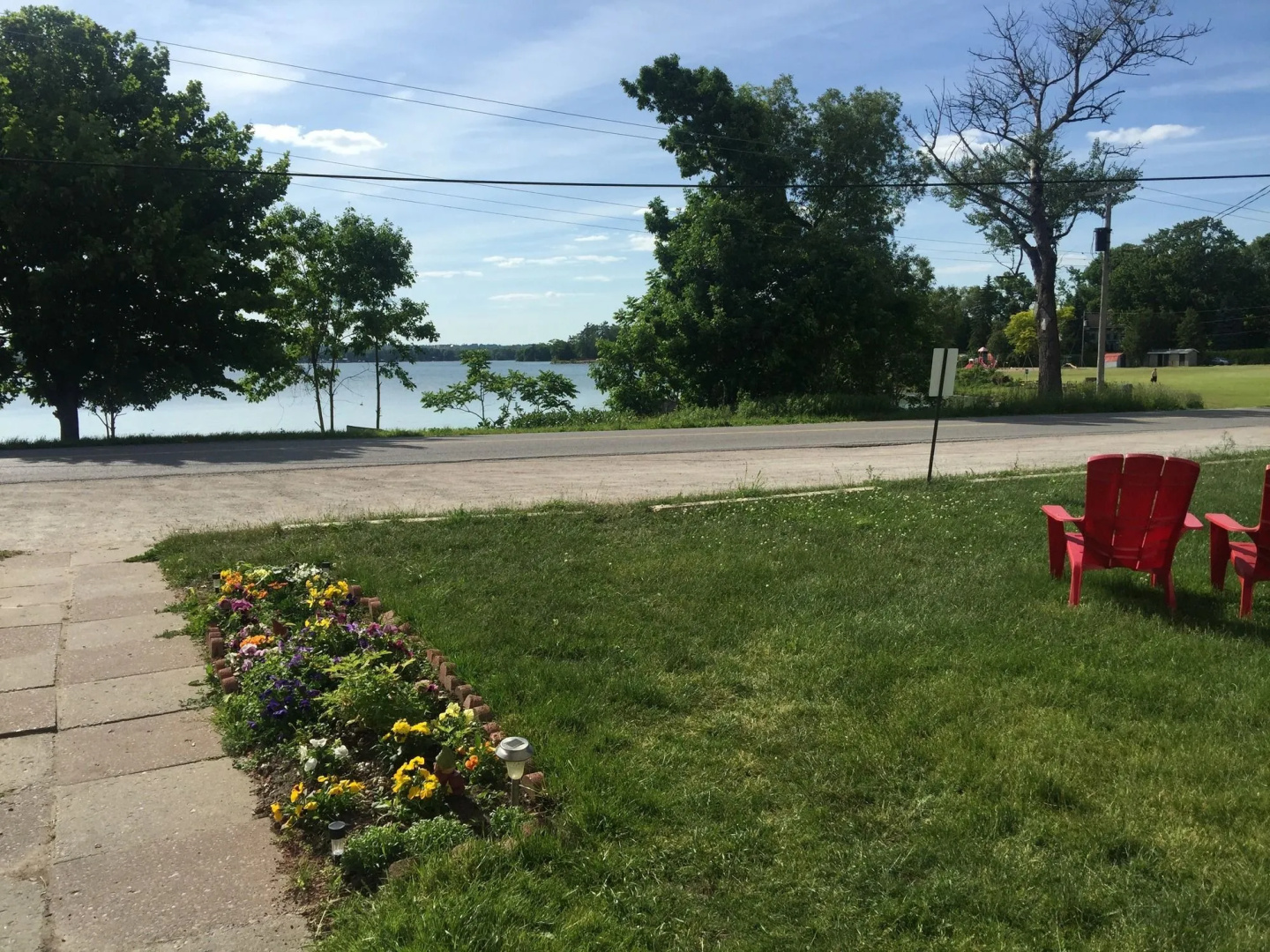 Lakeside Inn
