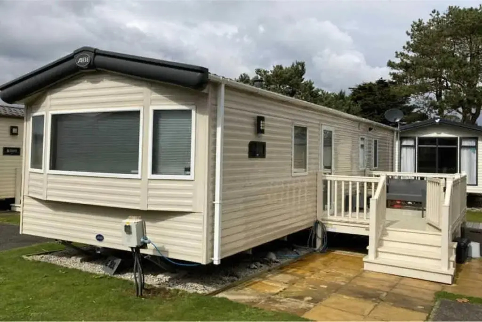 Luxury 2 Bedroom Holiday Home on Beachside Park