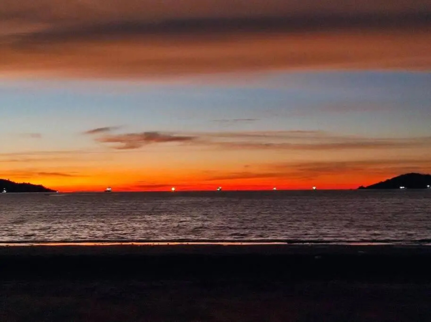 Heaven in city with full seaview 2 cozy BR BAY 21