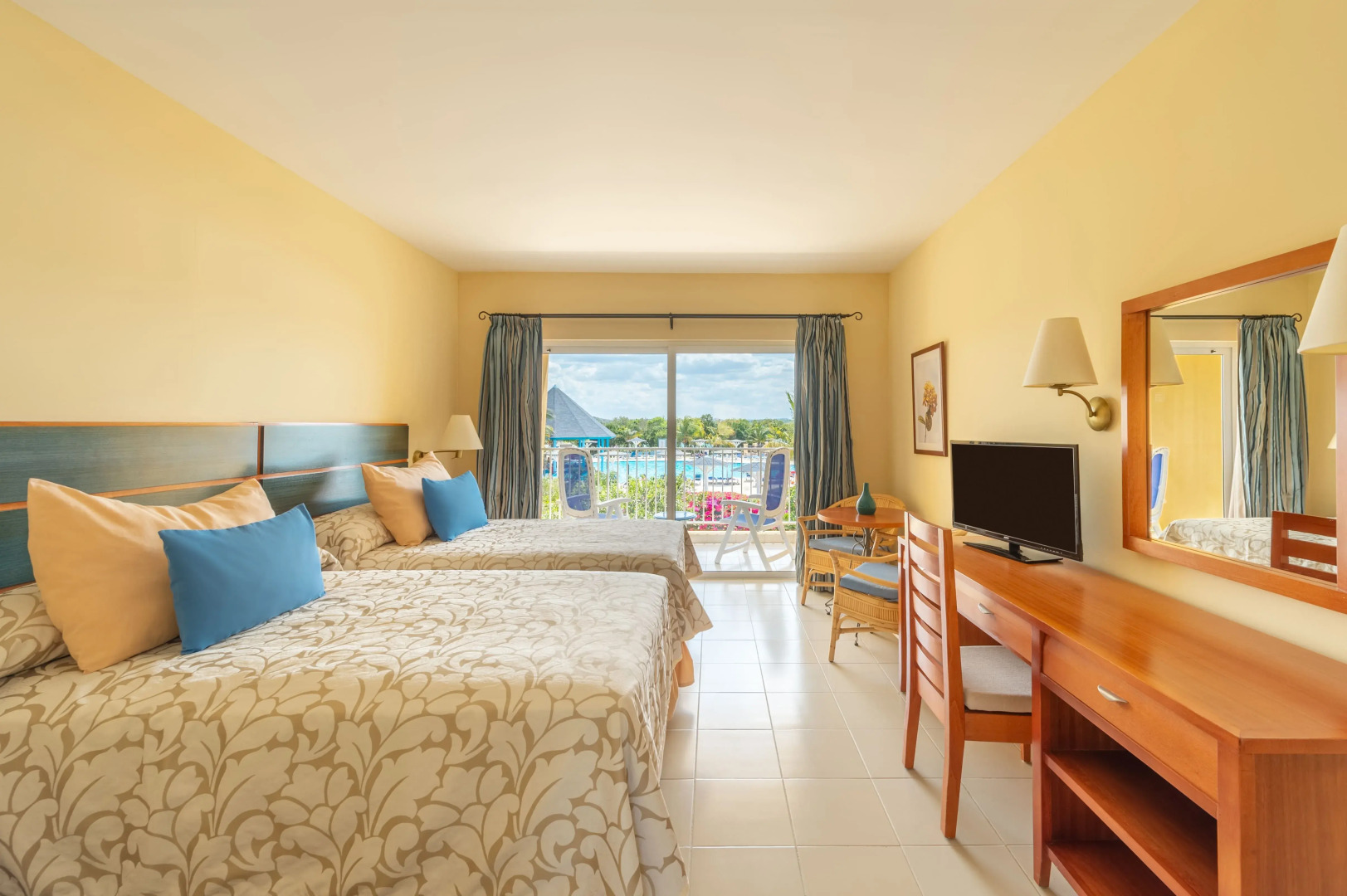 Aston Costa Verde Beach Resort