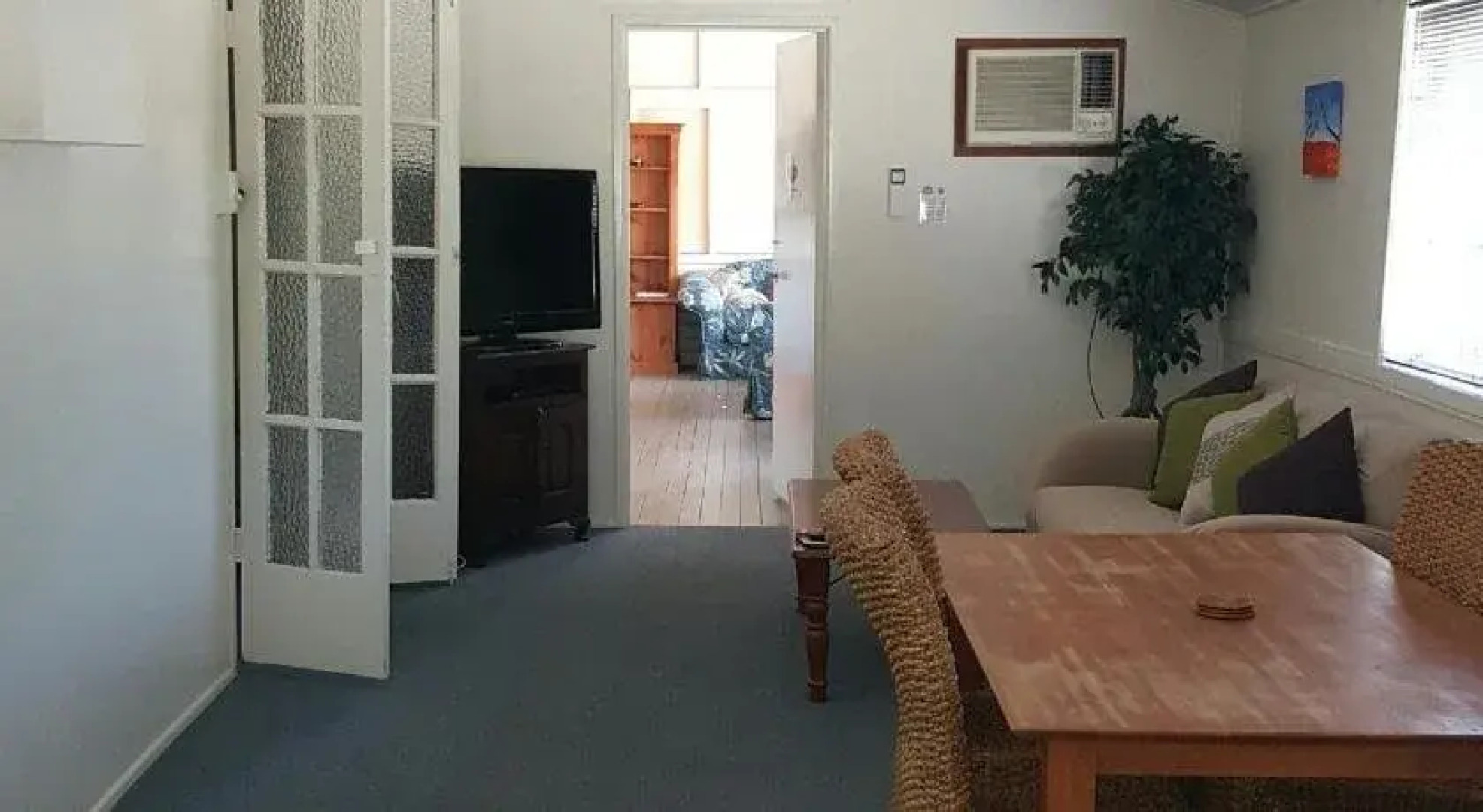 Joes Waterhole Hotel