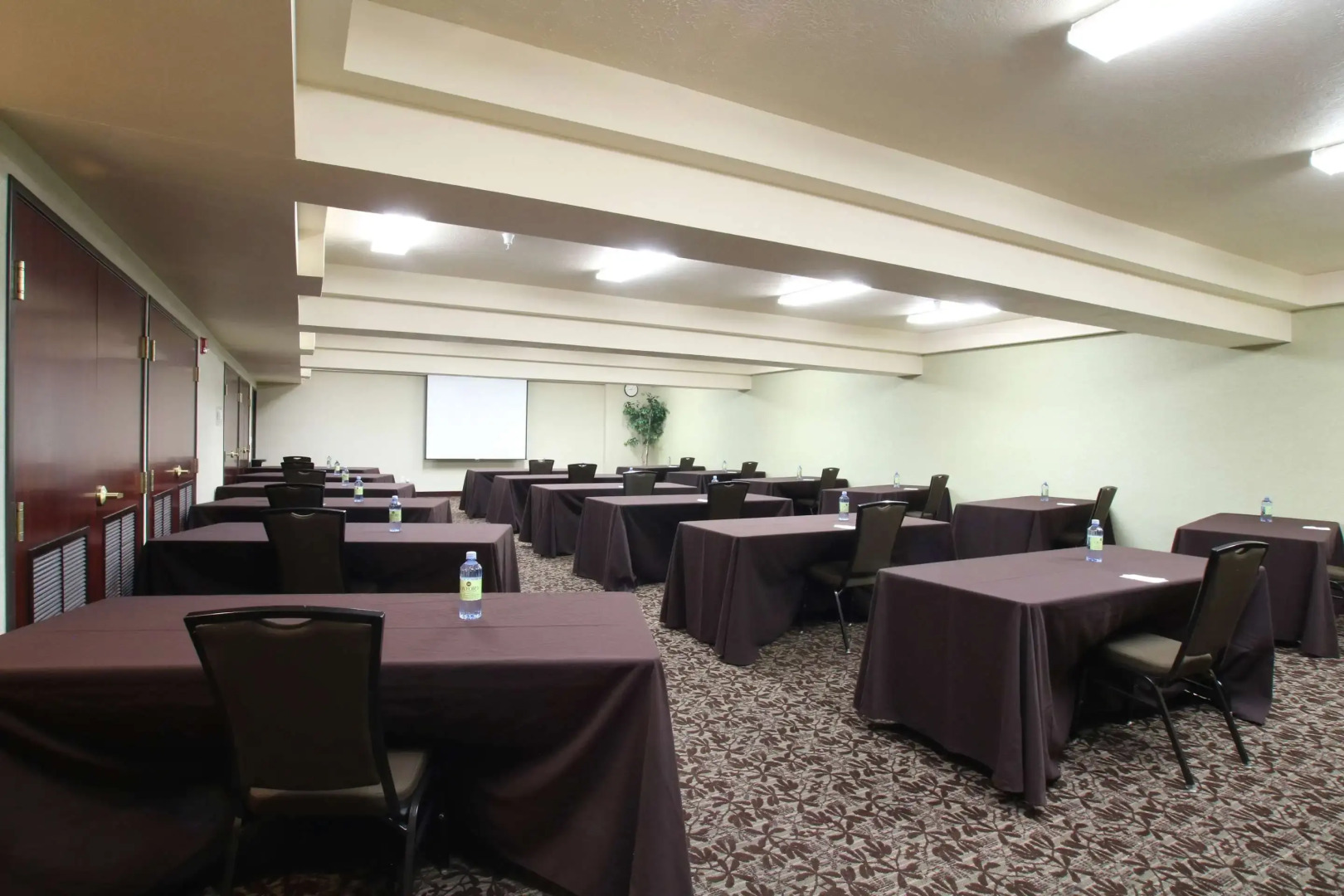 Oxford Suites Spokane Valley