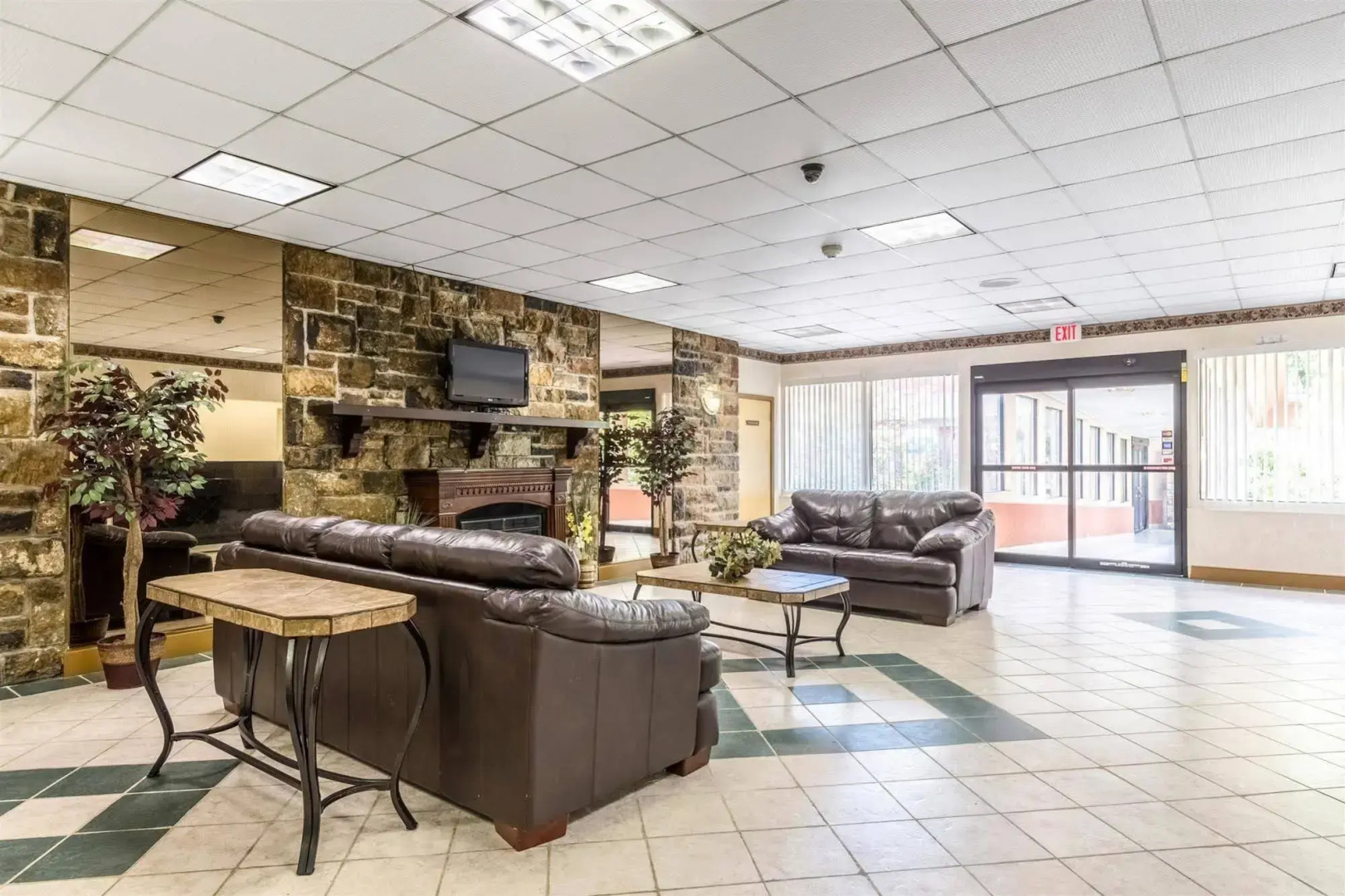 Econo Lodge Inn & Suites Chambersburg Central