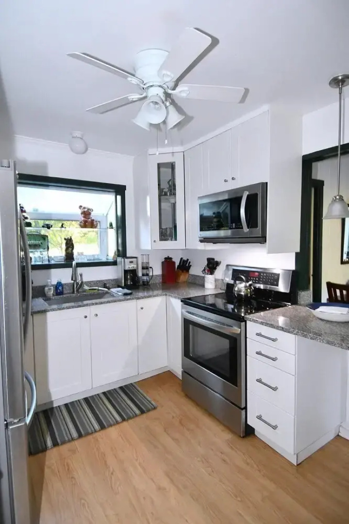 River Time Cabin -time Floats Away!