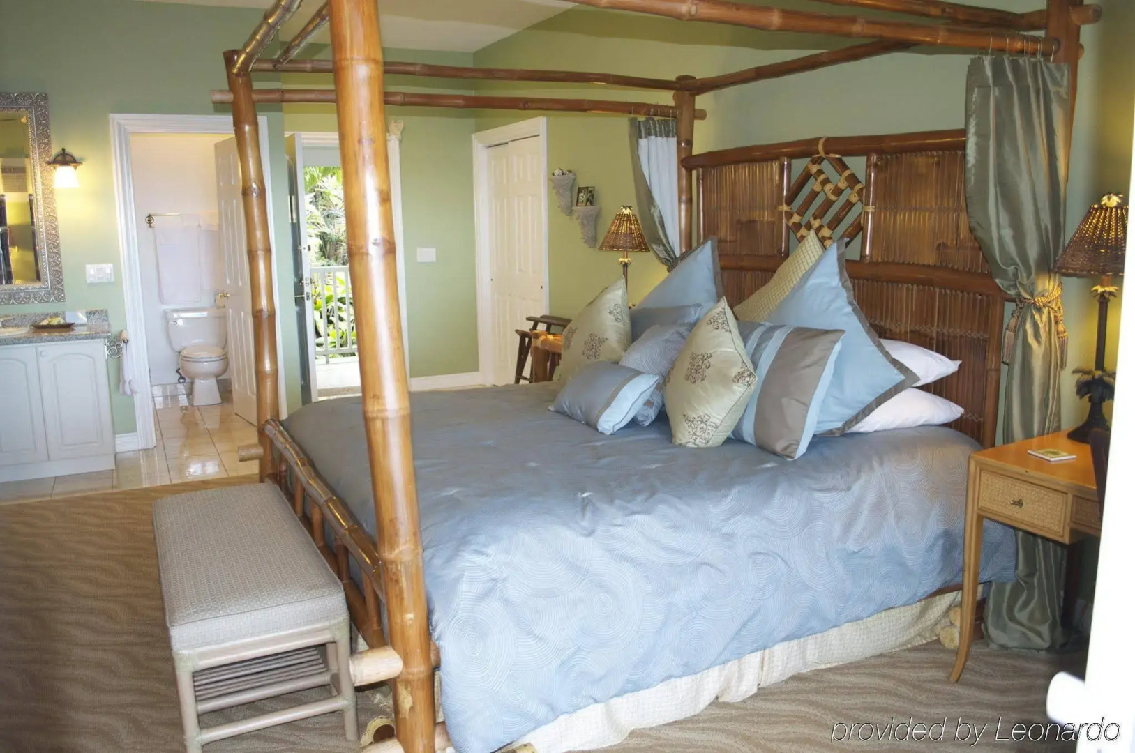 Palms Cliff House Inn