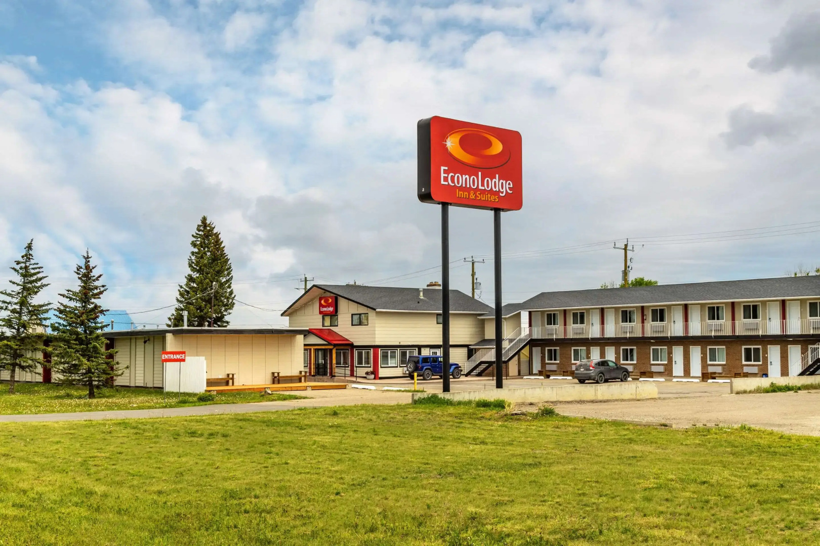 Econo Lodge Inn & Suites
