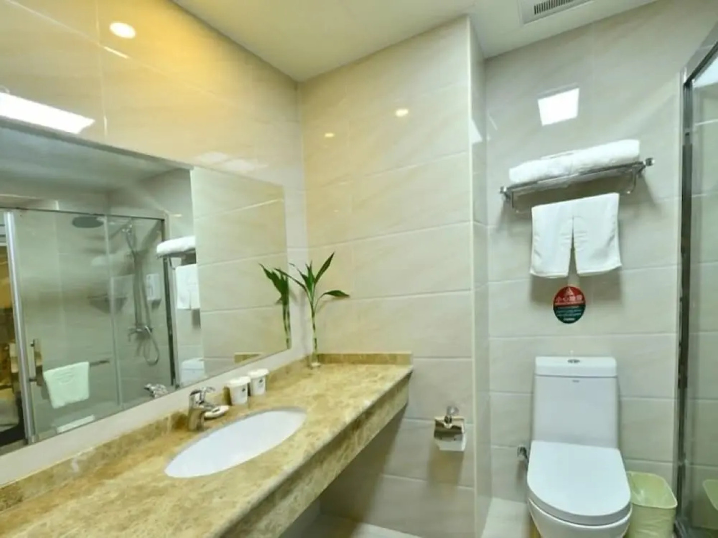 GreenTree Inn Wuxi Xidong Xincheng High Speed Rail East Station Hotel