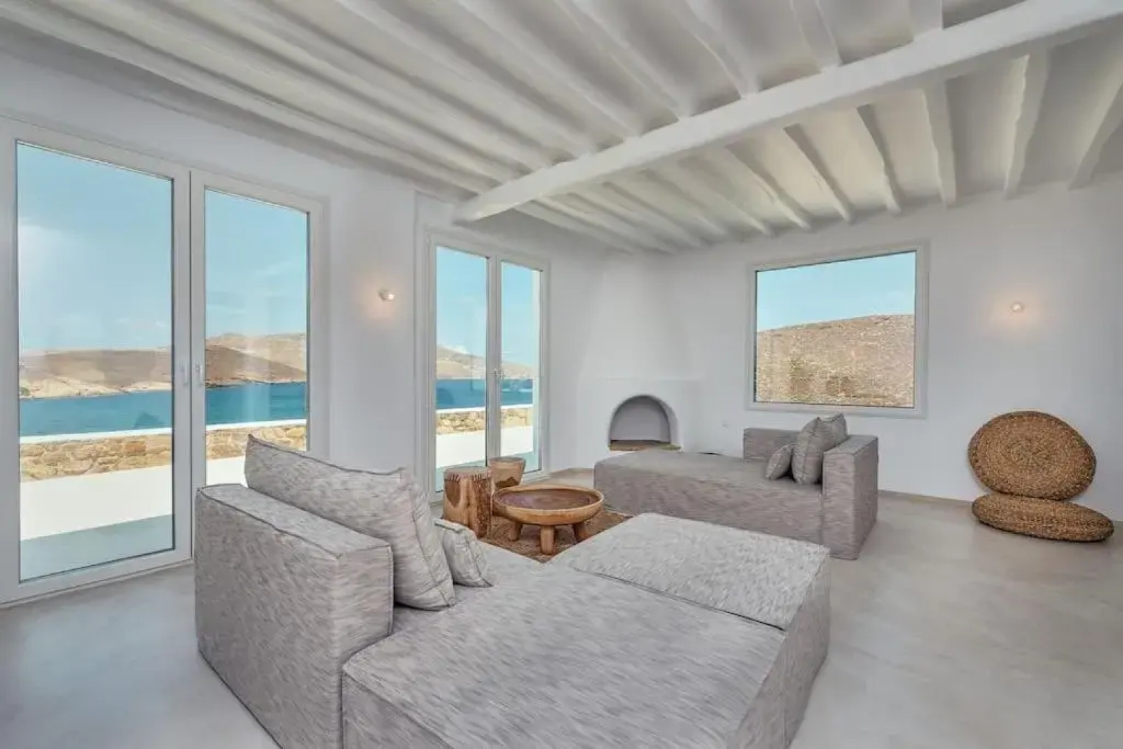 Private Villa Beachfront 30steps to Alemagou Beach