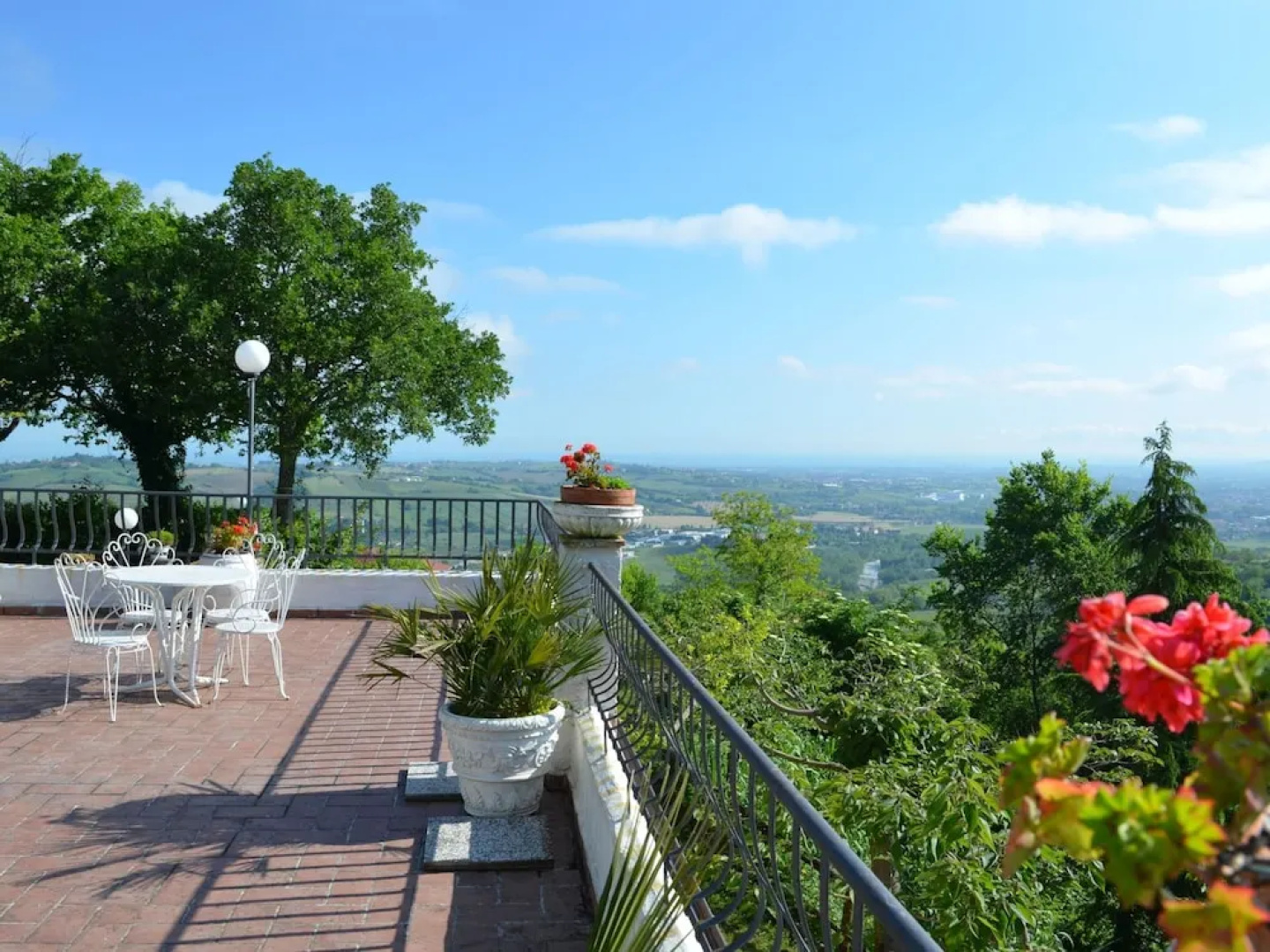 Cottage in Montefiore Near Forest and Beach