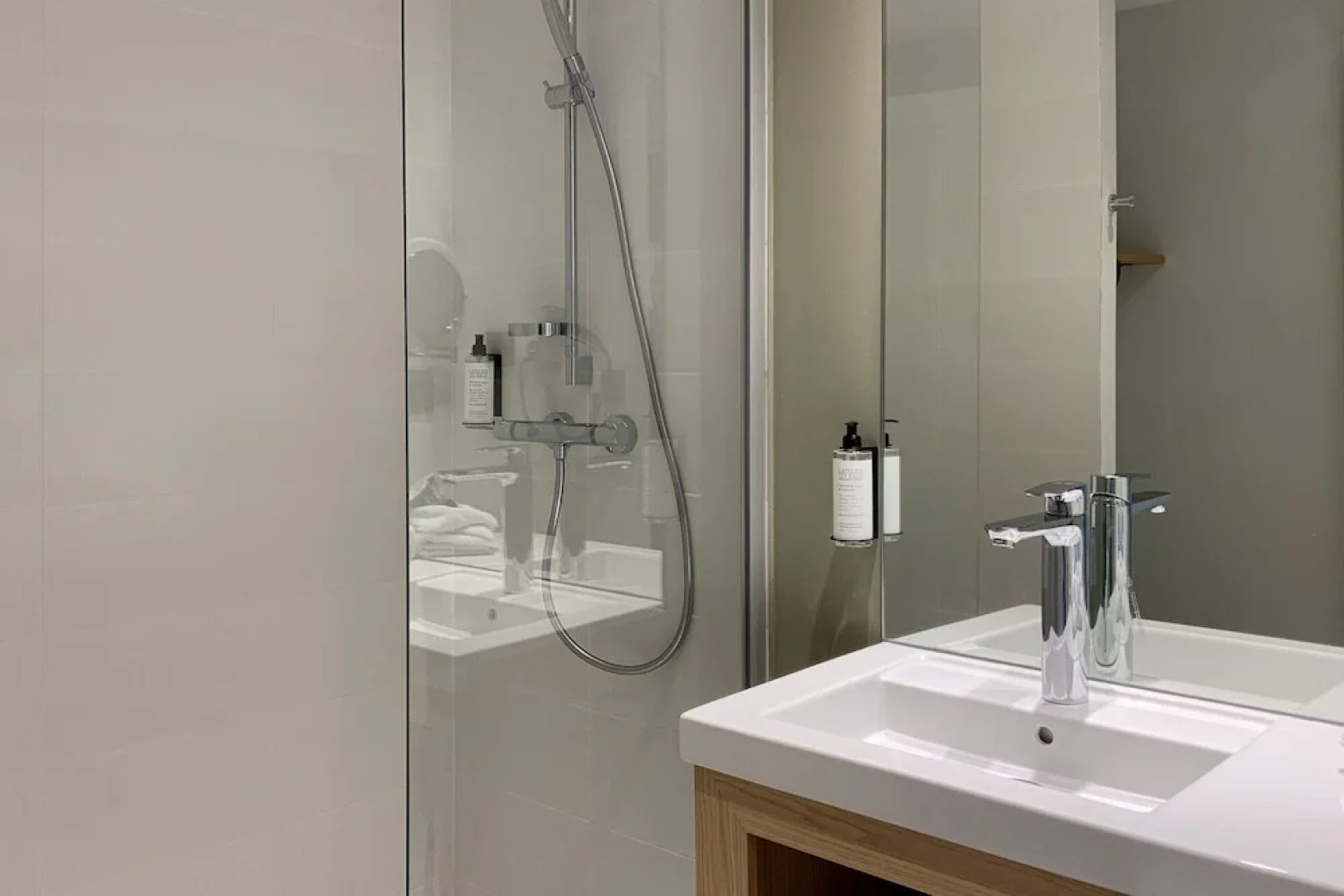 Hôtel AKENA TROYES - La Chapelle-Saint-Luc