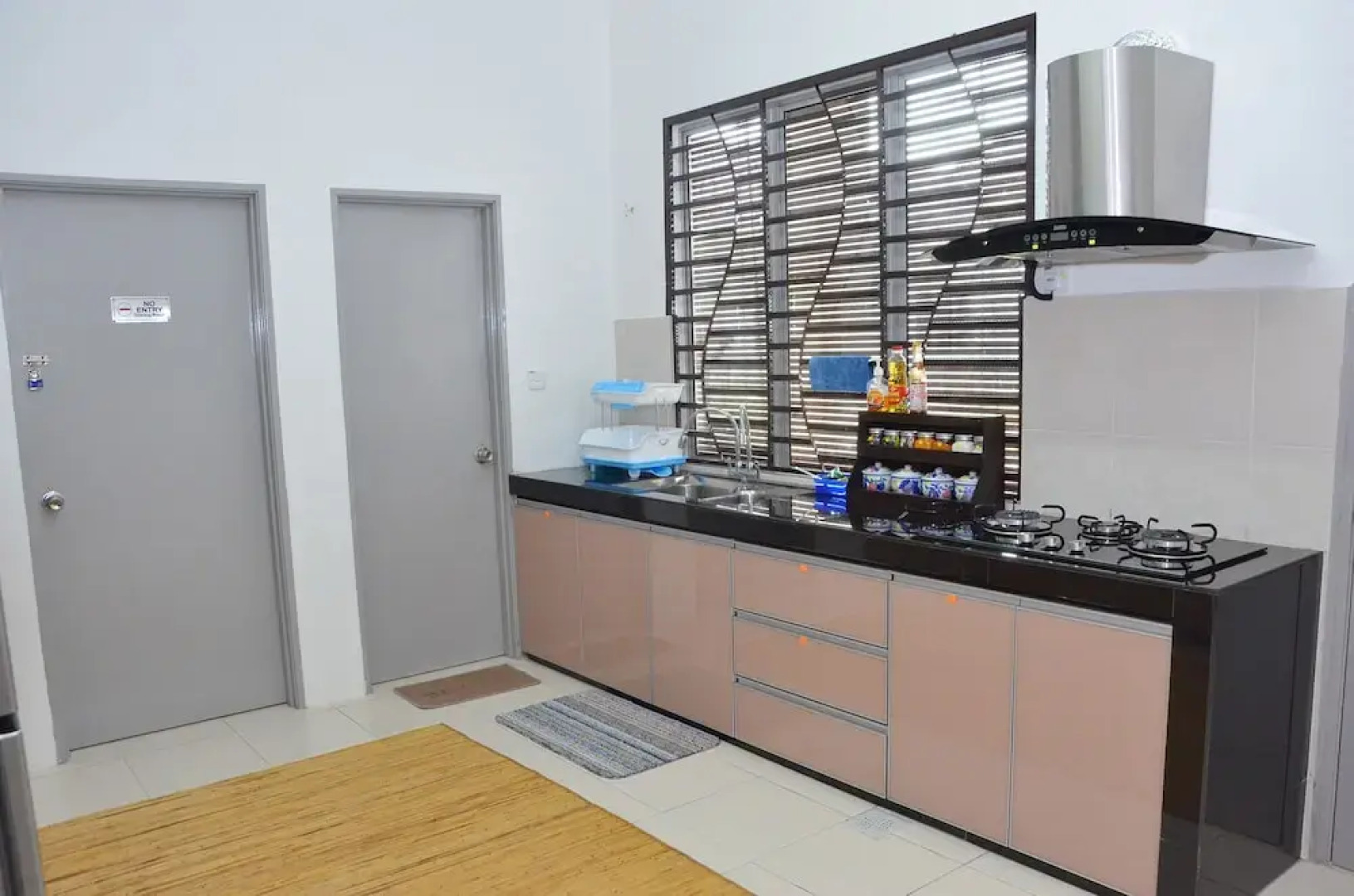 Nur Banglo Homestay Port Dickson