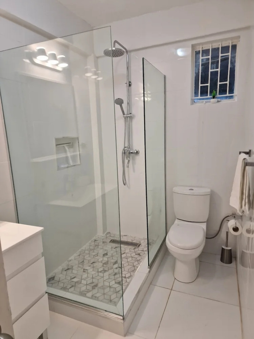 2 Bed parking gated modern