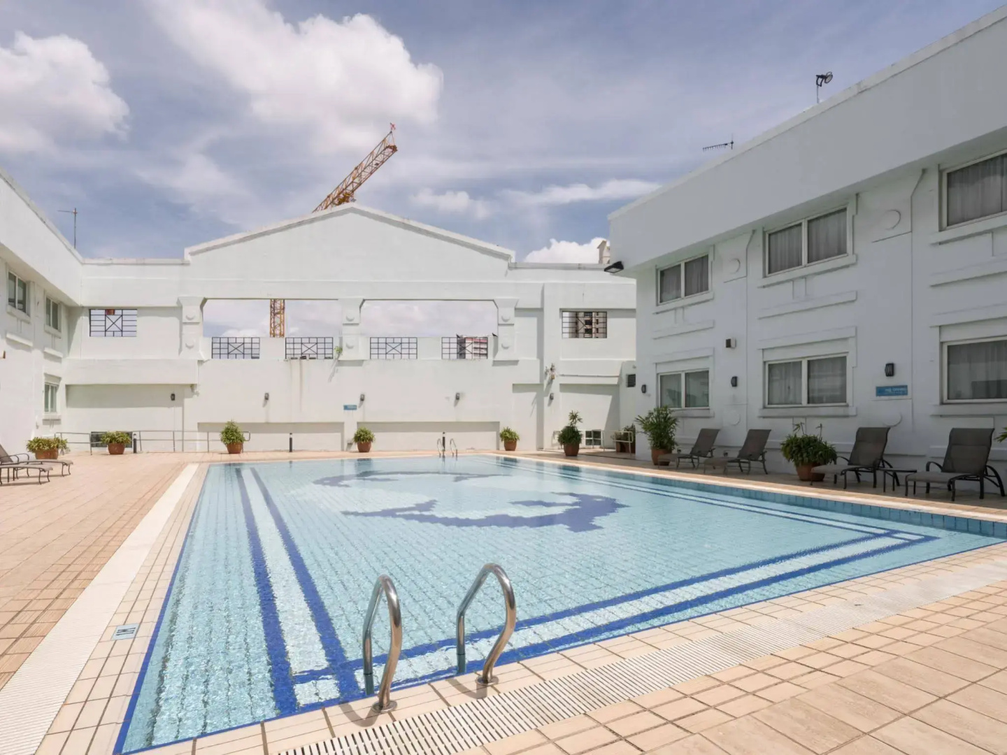 Hotel 81 Tristar