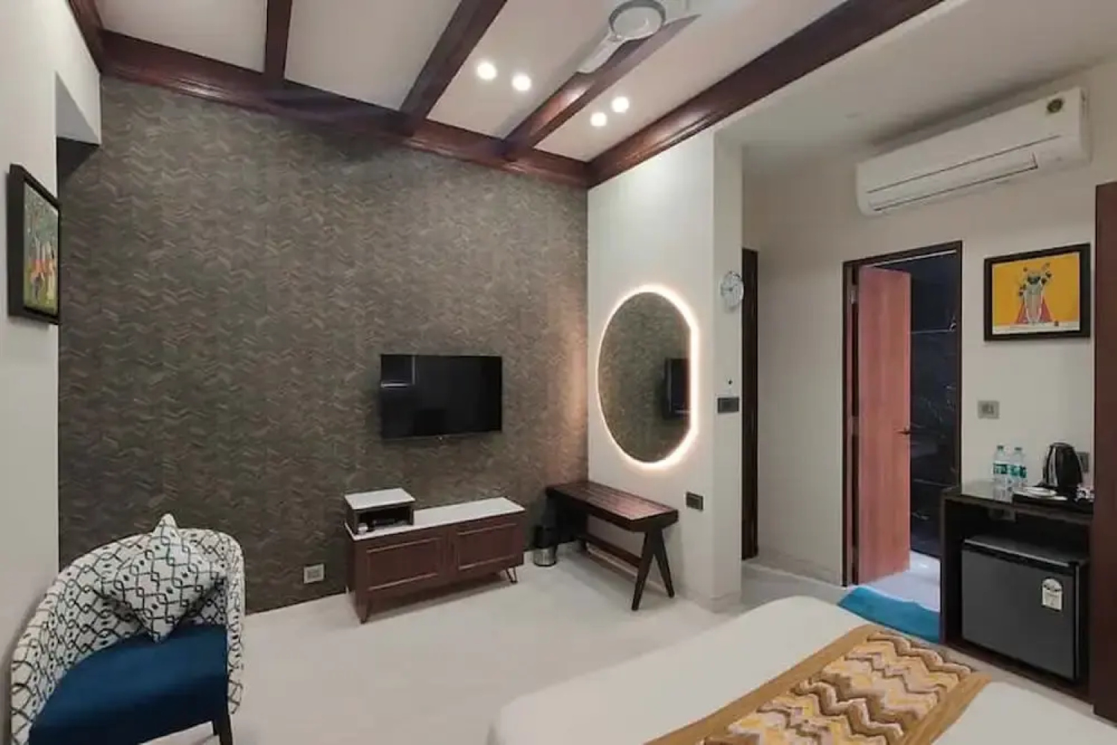 Vrinda Hotel
