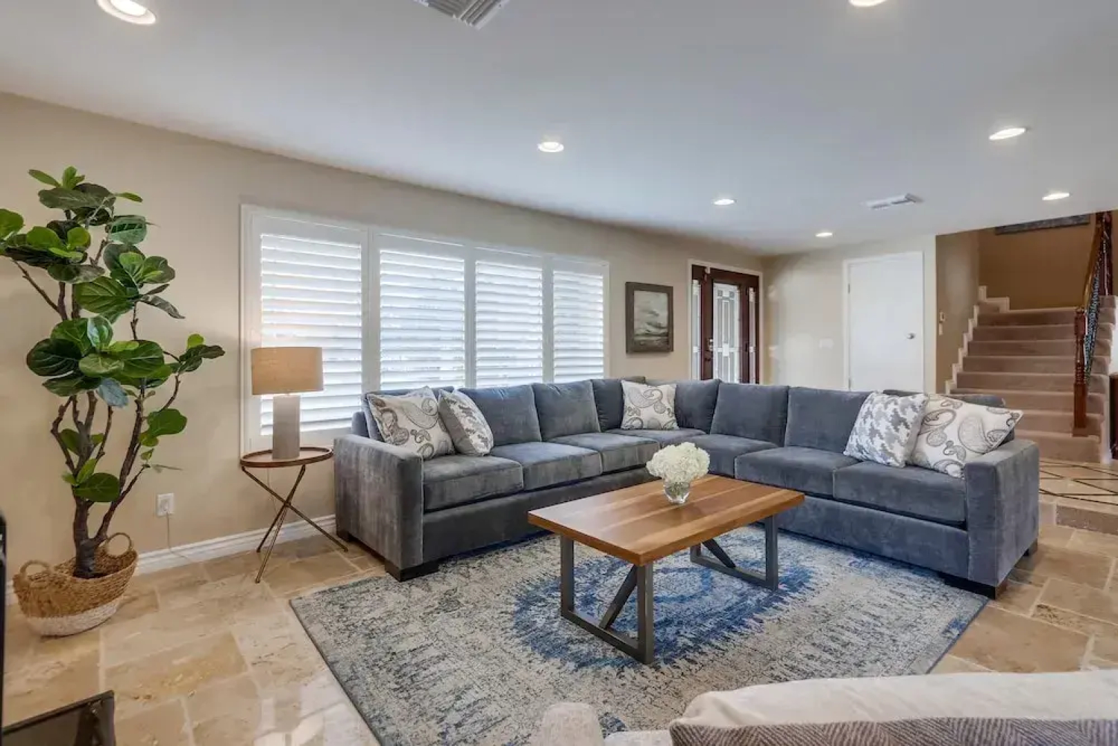 Beautiful Backyard Oasis 5 bedroom 3 Bathroom Home