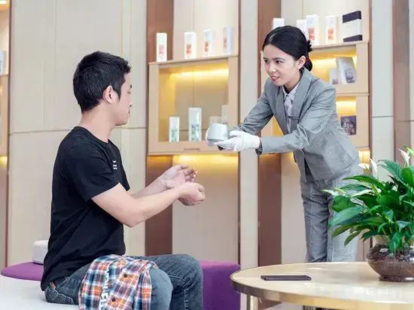 Lavande Hotel Kuche Western Region Ledu