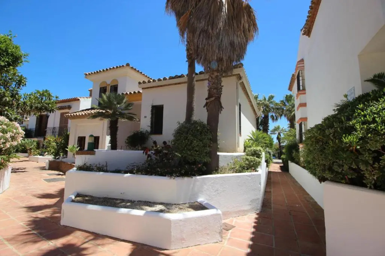 Loma del Rey 56 - casa primera linea de mar