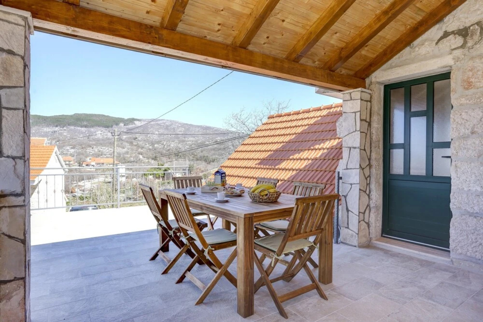 Rustic Stone House Bajeli with Jacuzzi