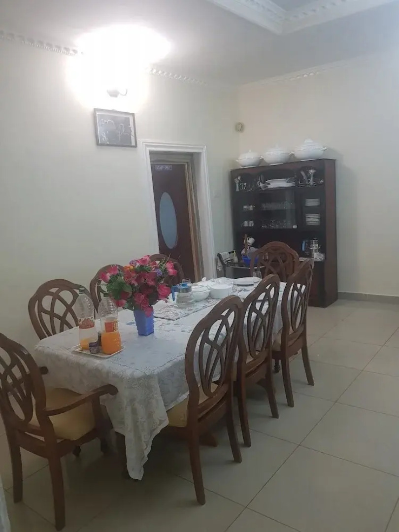 Rayoni Guesthouse B&B