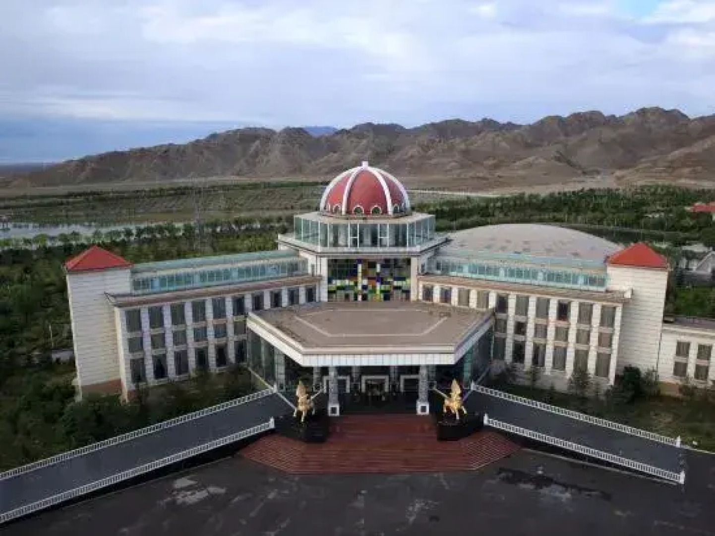 Qinghua Business Hotel