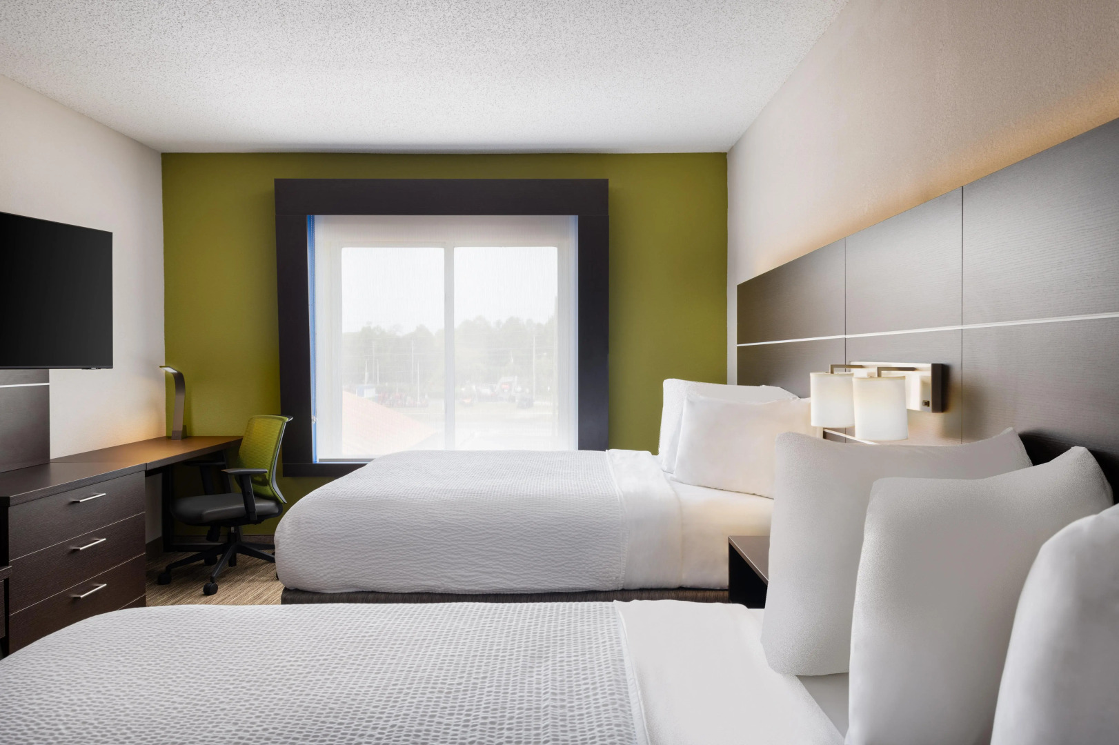 Holiday Inn Express & Suites Spring Hill by IHG