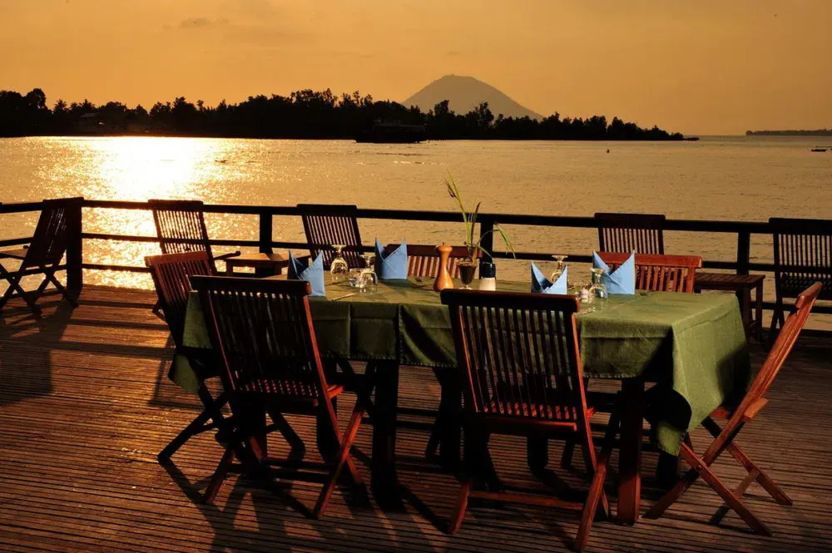 Cocotinos Manado - A Boutique Beach Resort