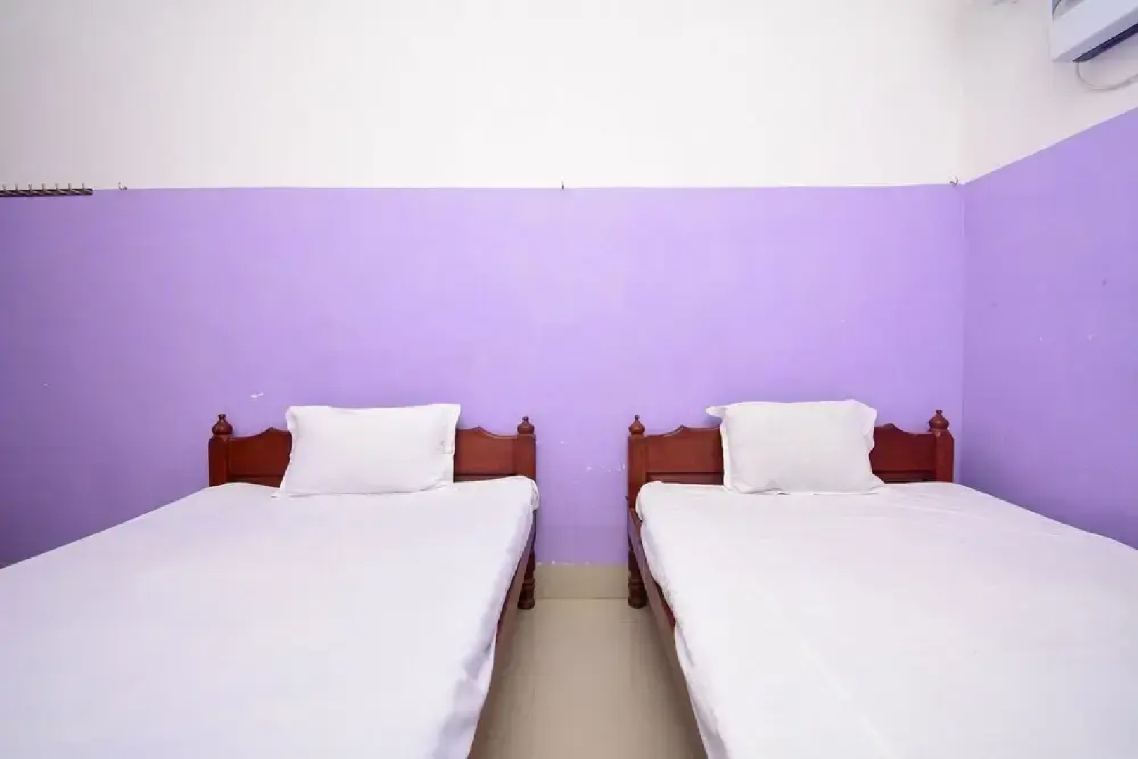 SPOT ON 43674 Apanjan Hotel