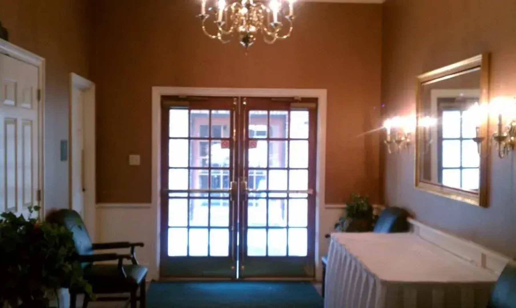 Richmond Suites Hotel