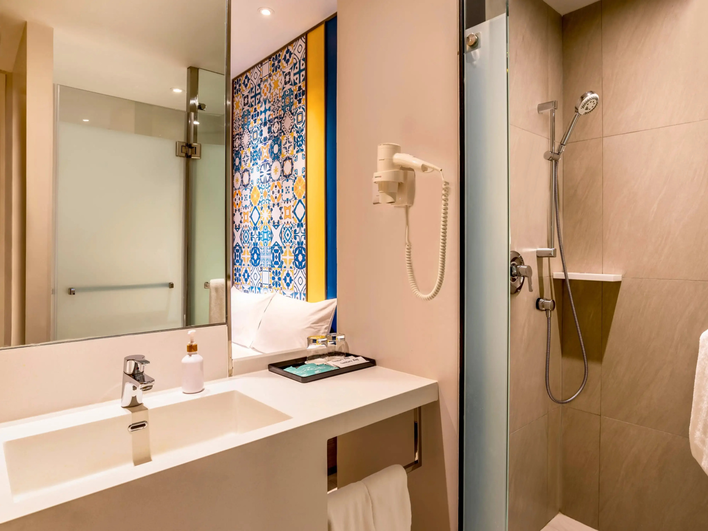 Отель ibis Styles Phuket City Hotel