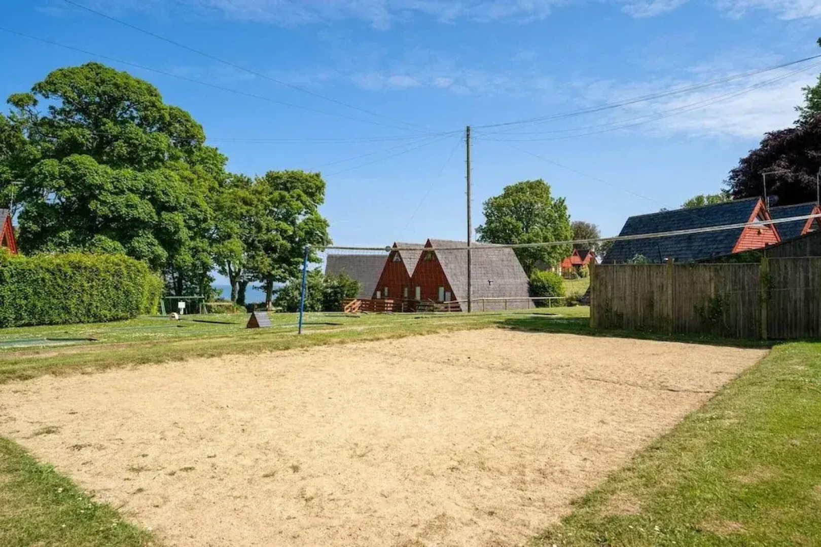 The Lookout, Sunny Beach Retreat, Sleeps 5 Guests