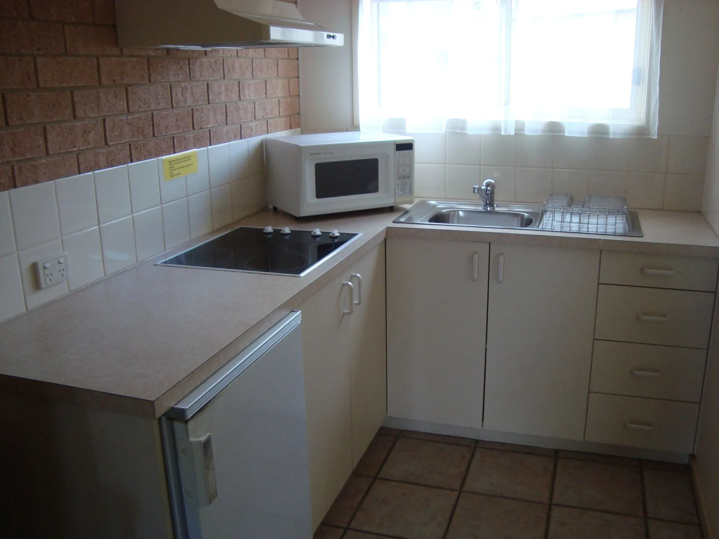 Beachcomber Motel And Apartments