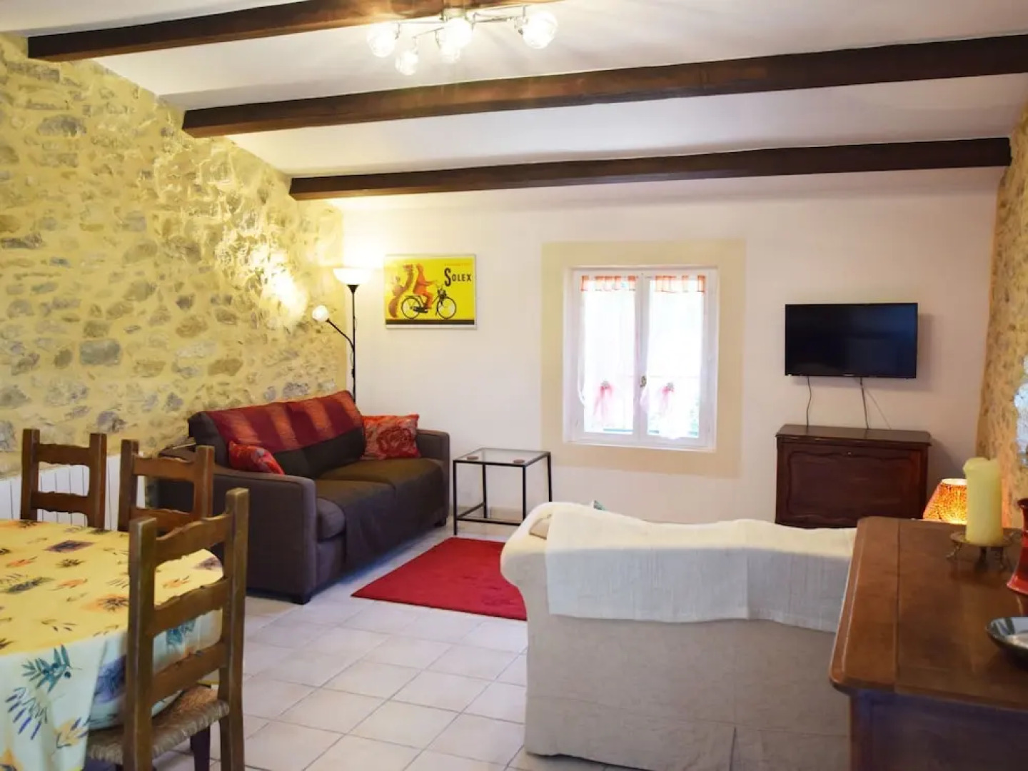 Characteristic Appartement With Swimming Pool, Completely Renovated