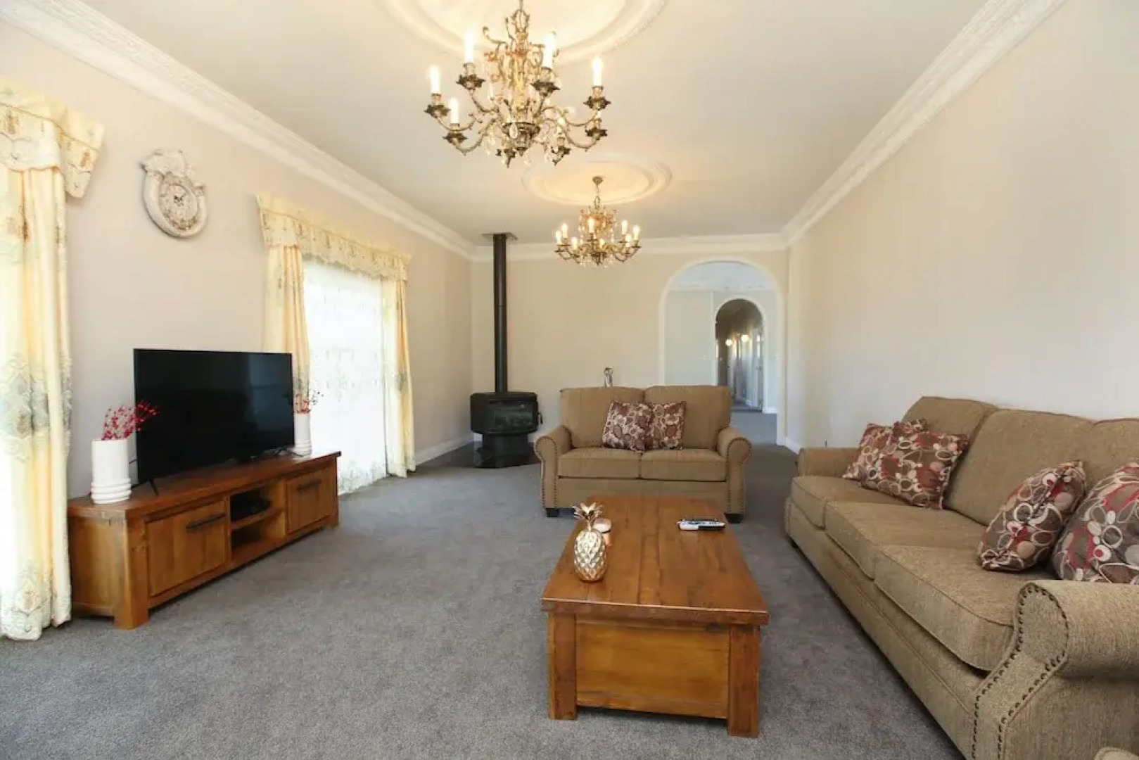 Luxury 3Brm Mannor in Temple View