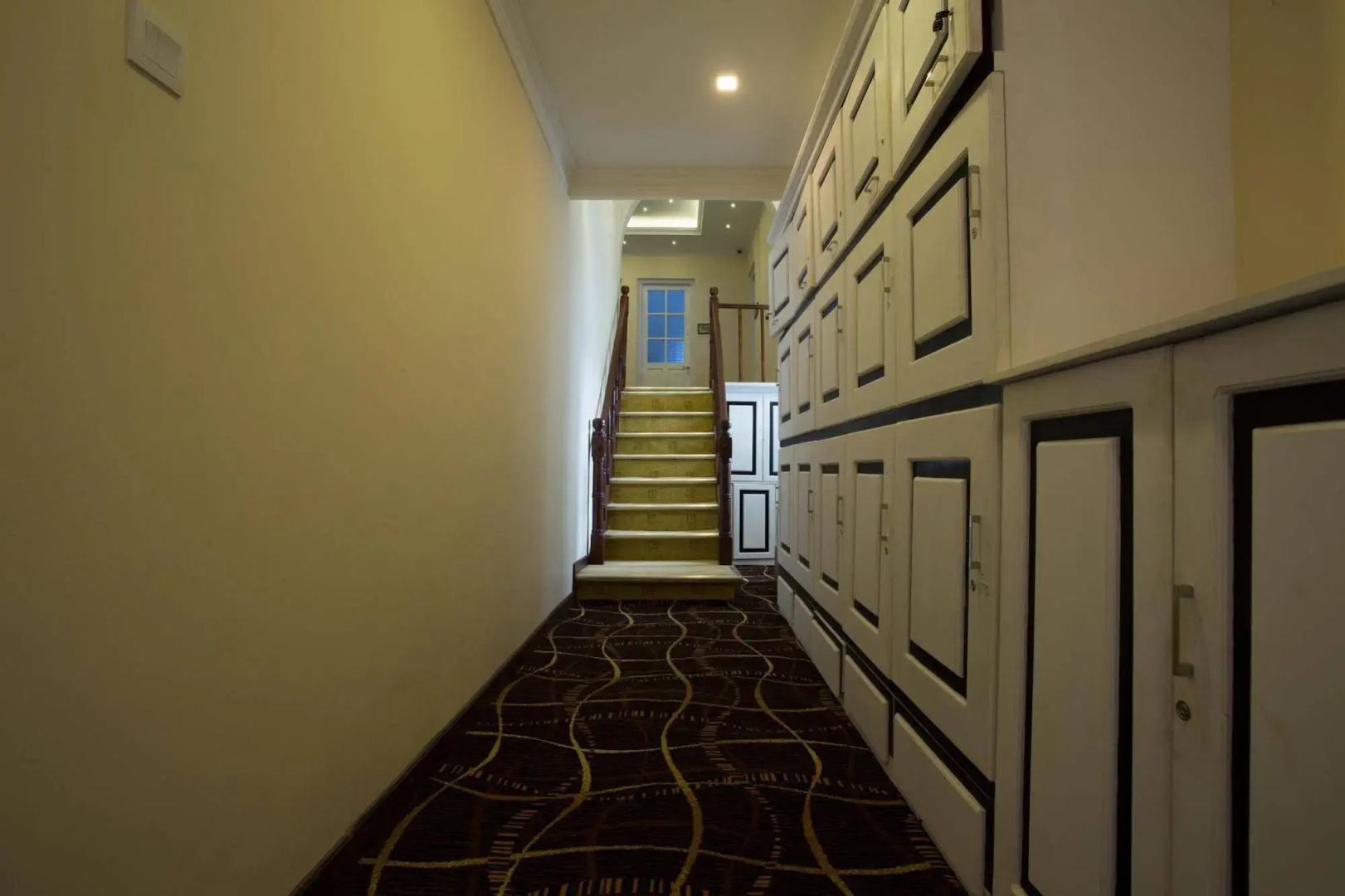 Serene King S Villa