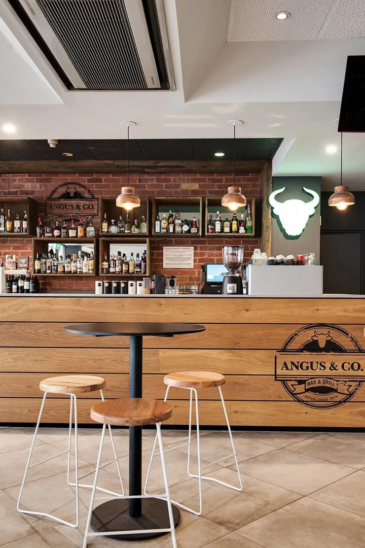 Comfort Hotel Adelaide Meridien