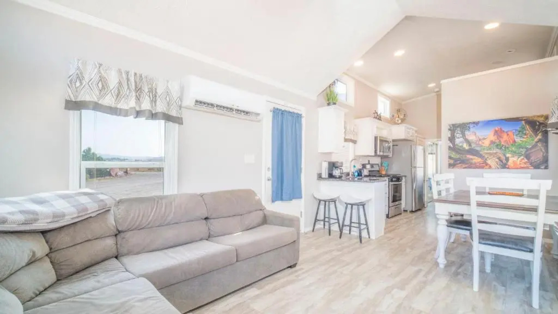 FunStays Glamping Tiny House w Loft Site 7