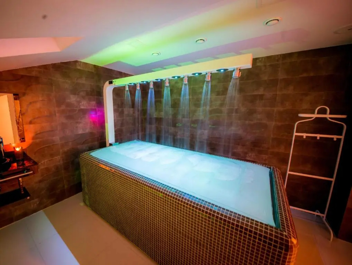 Pensiunea Un Baiat si o Fata