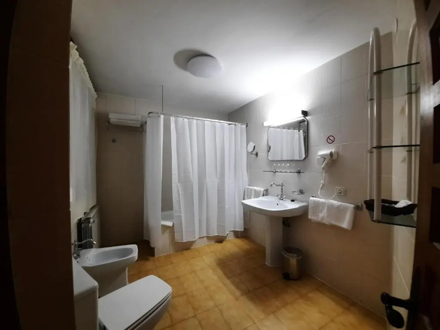 Hosteria Picos De Europa