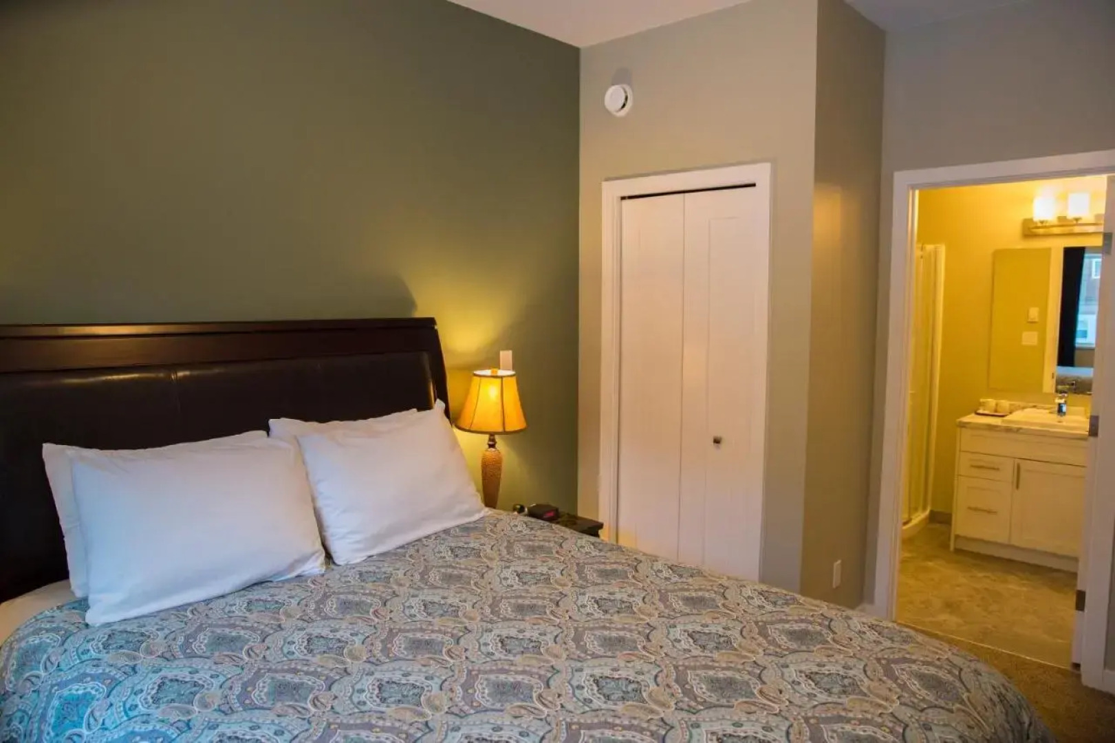 Downtown Whitehorse Deluxe 2 Bedroom Condo