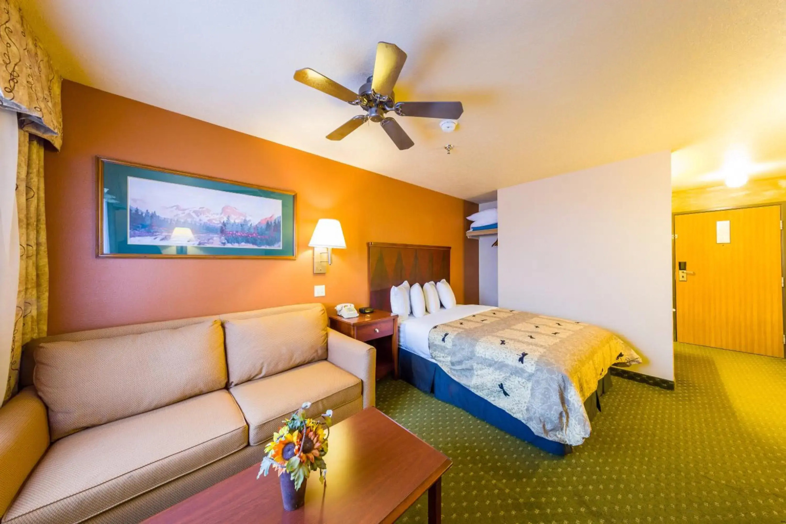 Alpine Inn & Suites