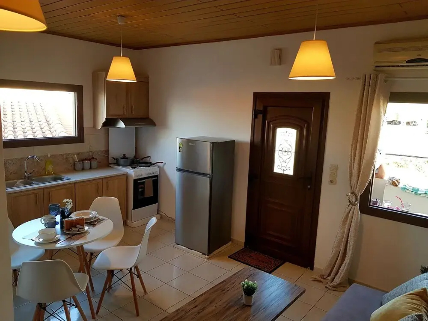 Emmanouil Airport Beach Apartment