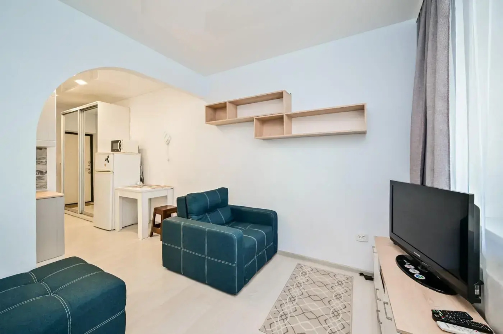 Погостим на улице Дмитрия Михайлова 12