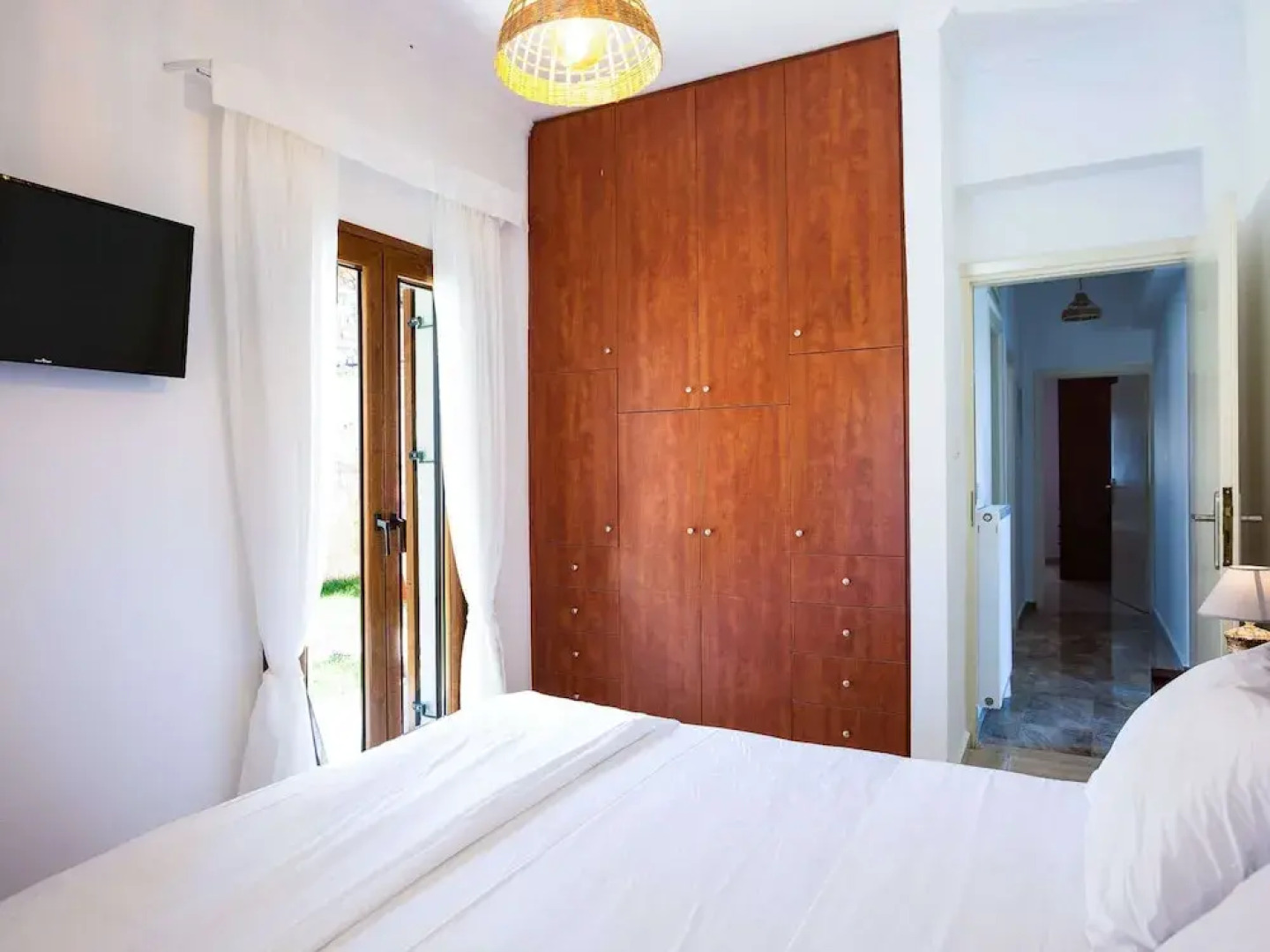 Villa in Crete With Private Pool & Beaches Nearby