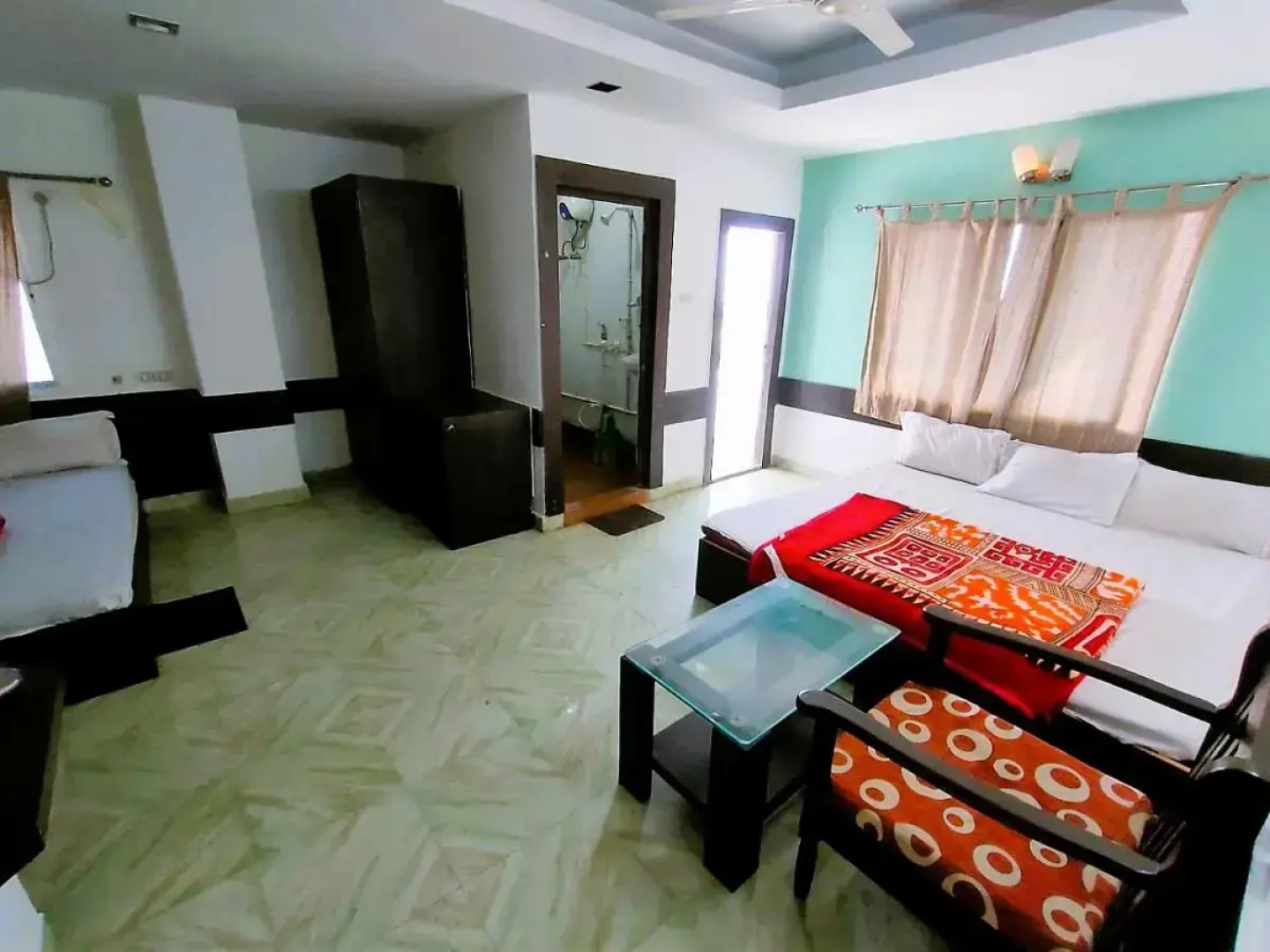 STAYMAKER Chakra Nayan Tara Sonu Inn