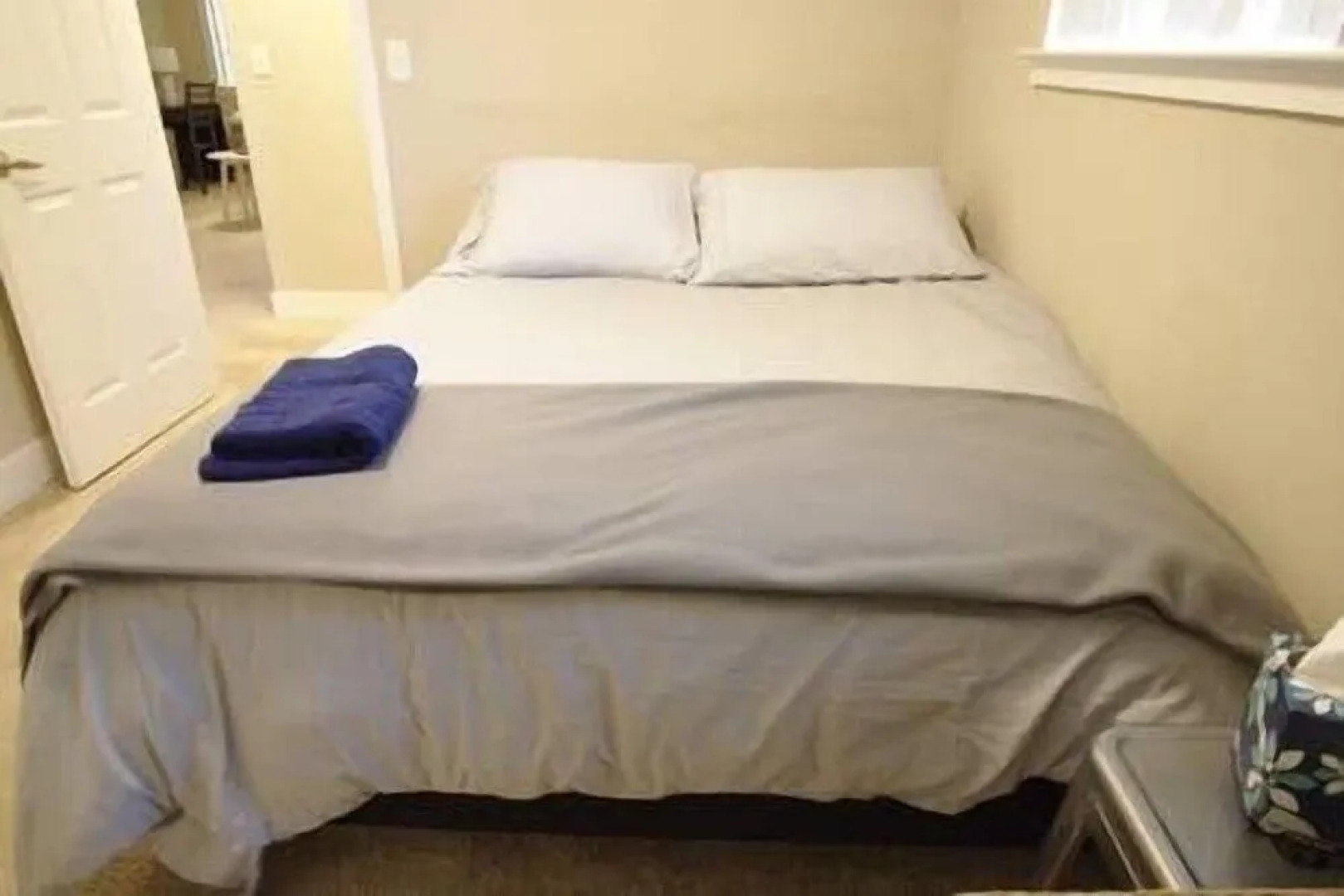 Furnished Washer & Dryer Near HWY 101