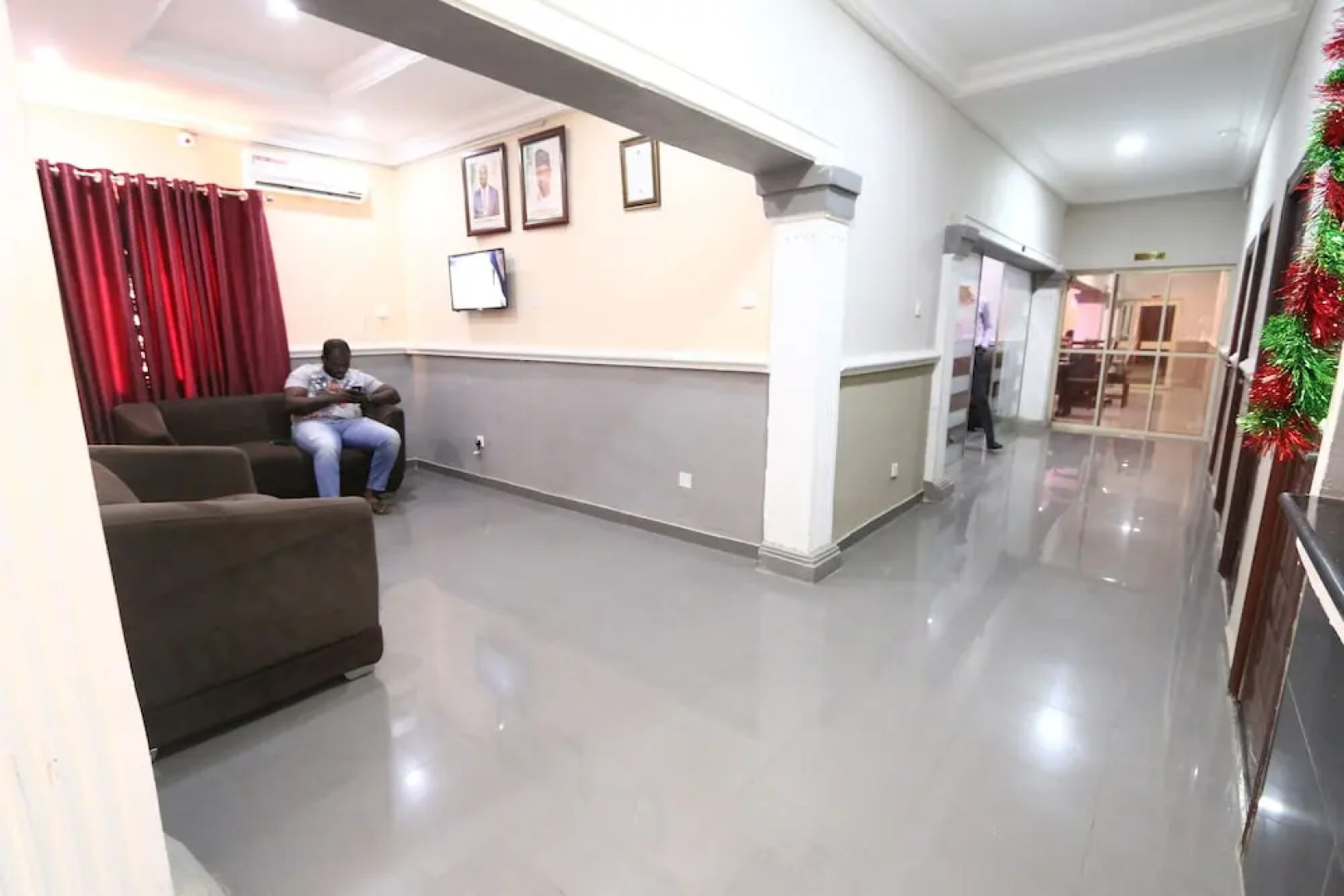 Iyore Grand Hotel & Suites 2