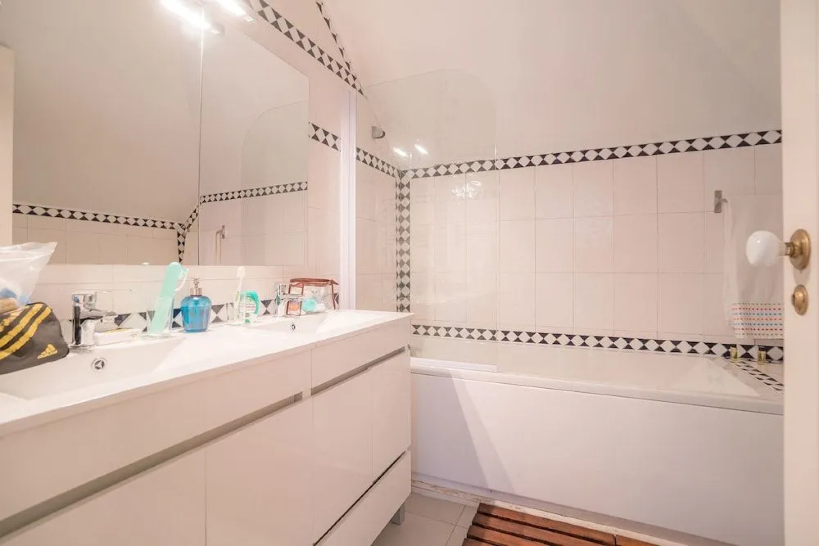 BLUE Boutique Hostel & Suites