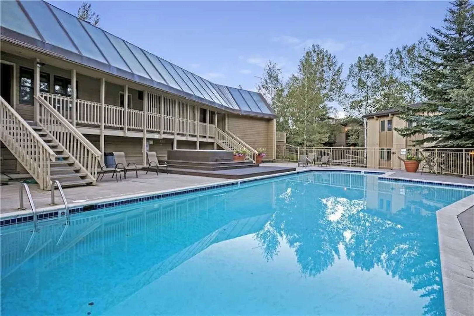 Woodbridge 19C - 2 Bedrooms Condo